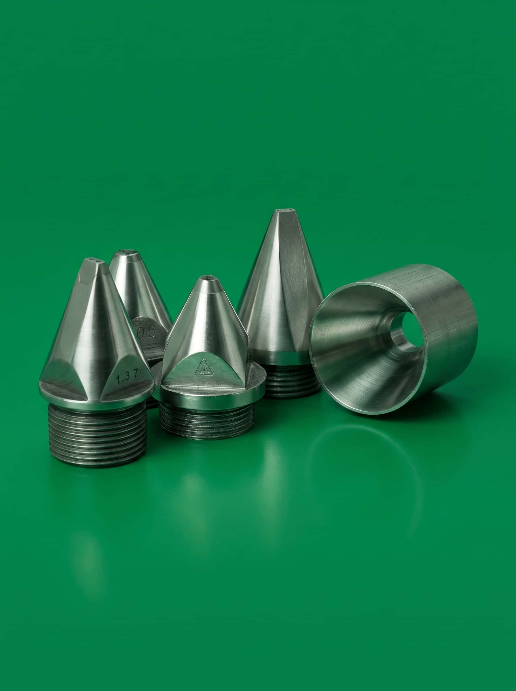 Picos y matrices para extrusión de aislación plástica